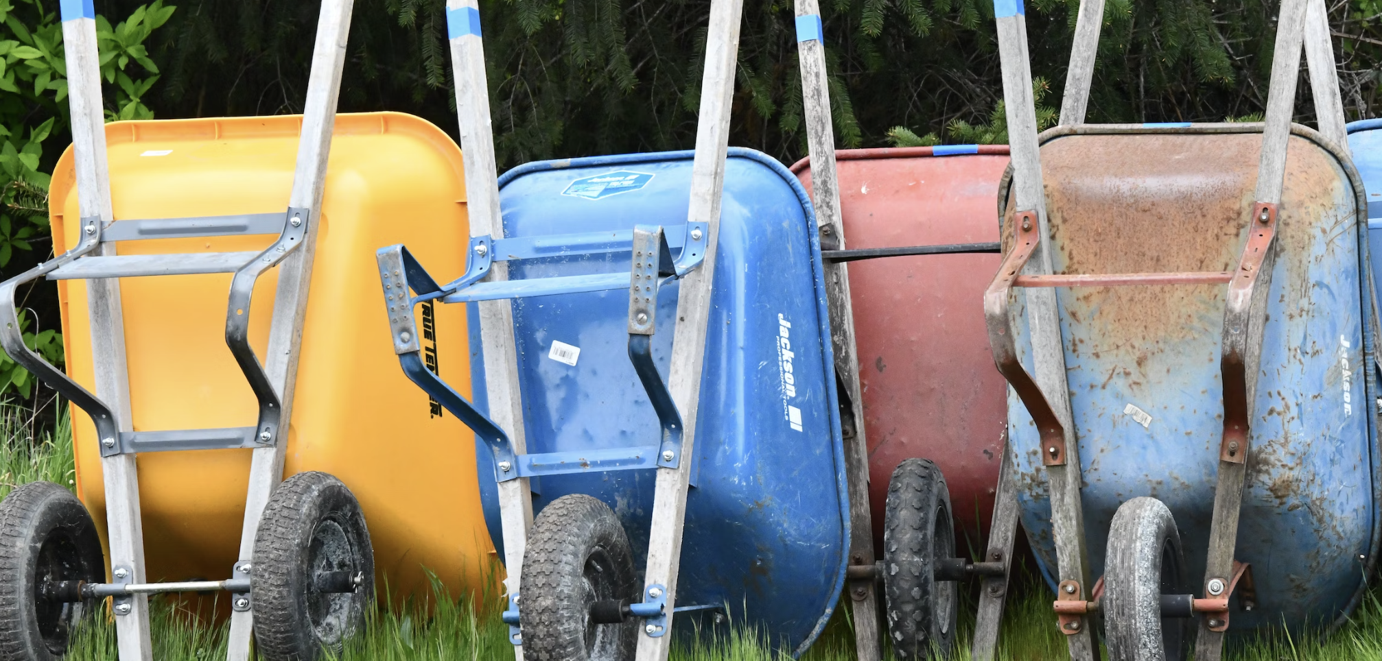 Get Your Garden Rolling: How the Right Wheelbarrow Can Transform Your Gardening Experience